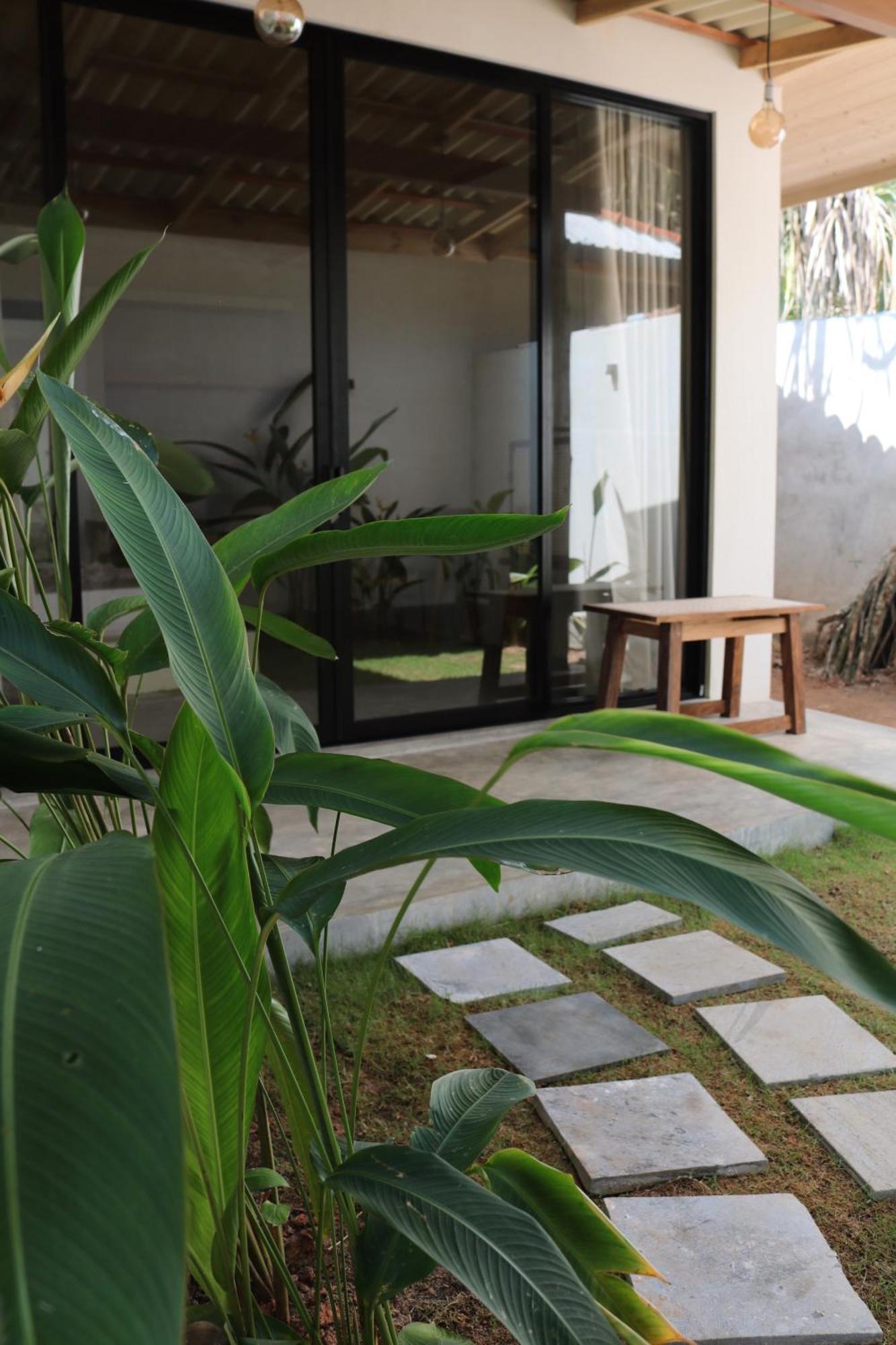 Swell Shacks Hotel Matara Exterior photo